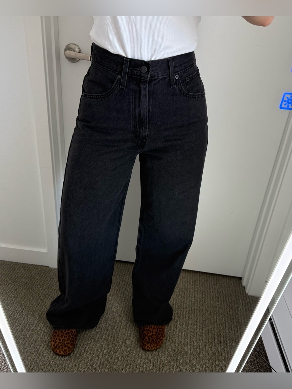CINCH BAGGY LIGHTWEIGHT WOMEN'S JEANS SIZE 27x31